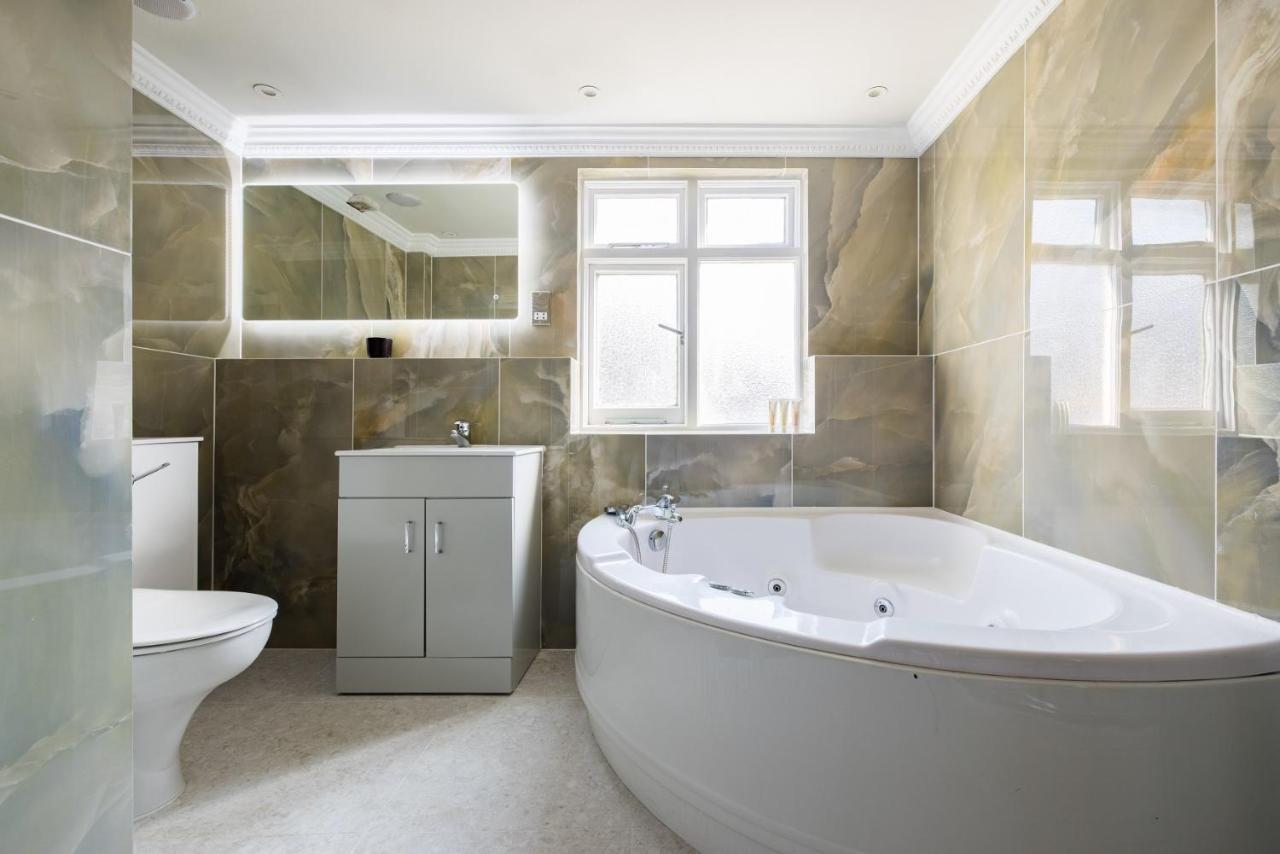 The Sussex Garden Retreat - Elegant 2Bdr Flat Appartamento Londra Esterno foto