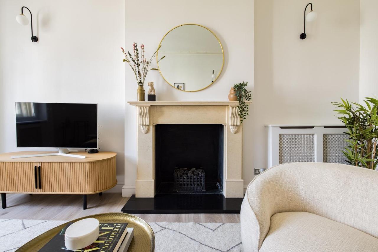 The Sussex Garden Retreat - Elegant 2Bdr Flat Appartamento Londra Esterno foto