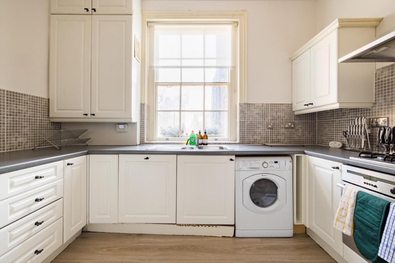 The Sussex Garden Retreat - Elegant 2Bdr Flat Appartamento Londra Esterno foto