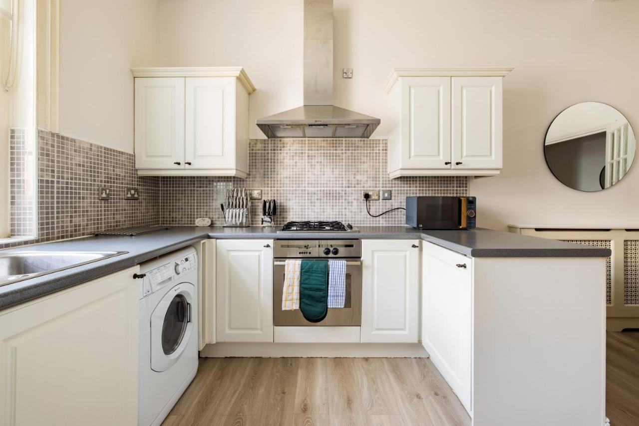 The Sussex Garden Retreat - Elegant 2Bdr Flat Appartamento Londra Esterno foto